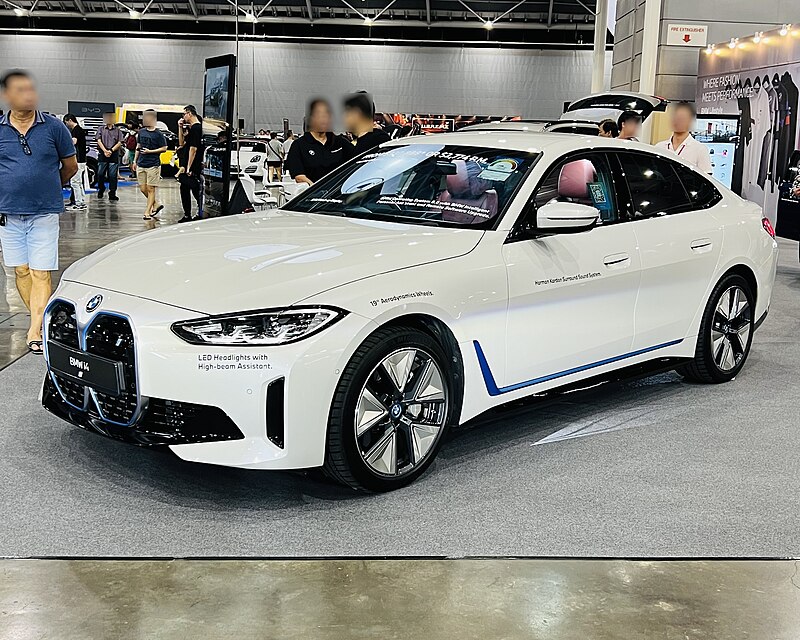 BMW i4 M50