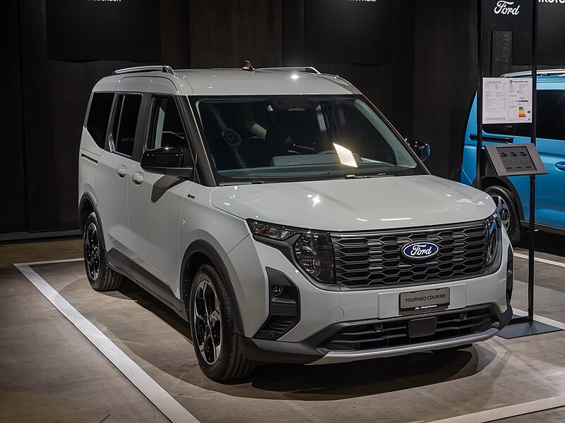 Ford e-Tourneo Courier