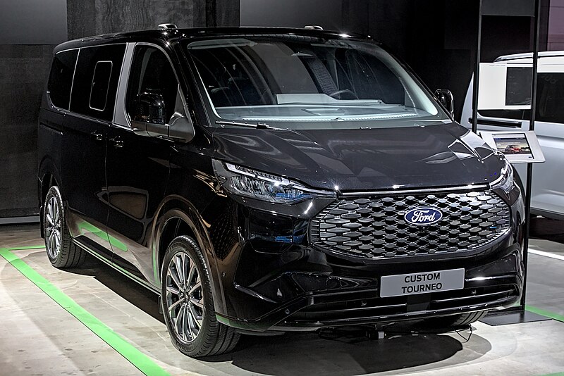 Ford e-Tourneo Custom L2 210 kW RWD