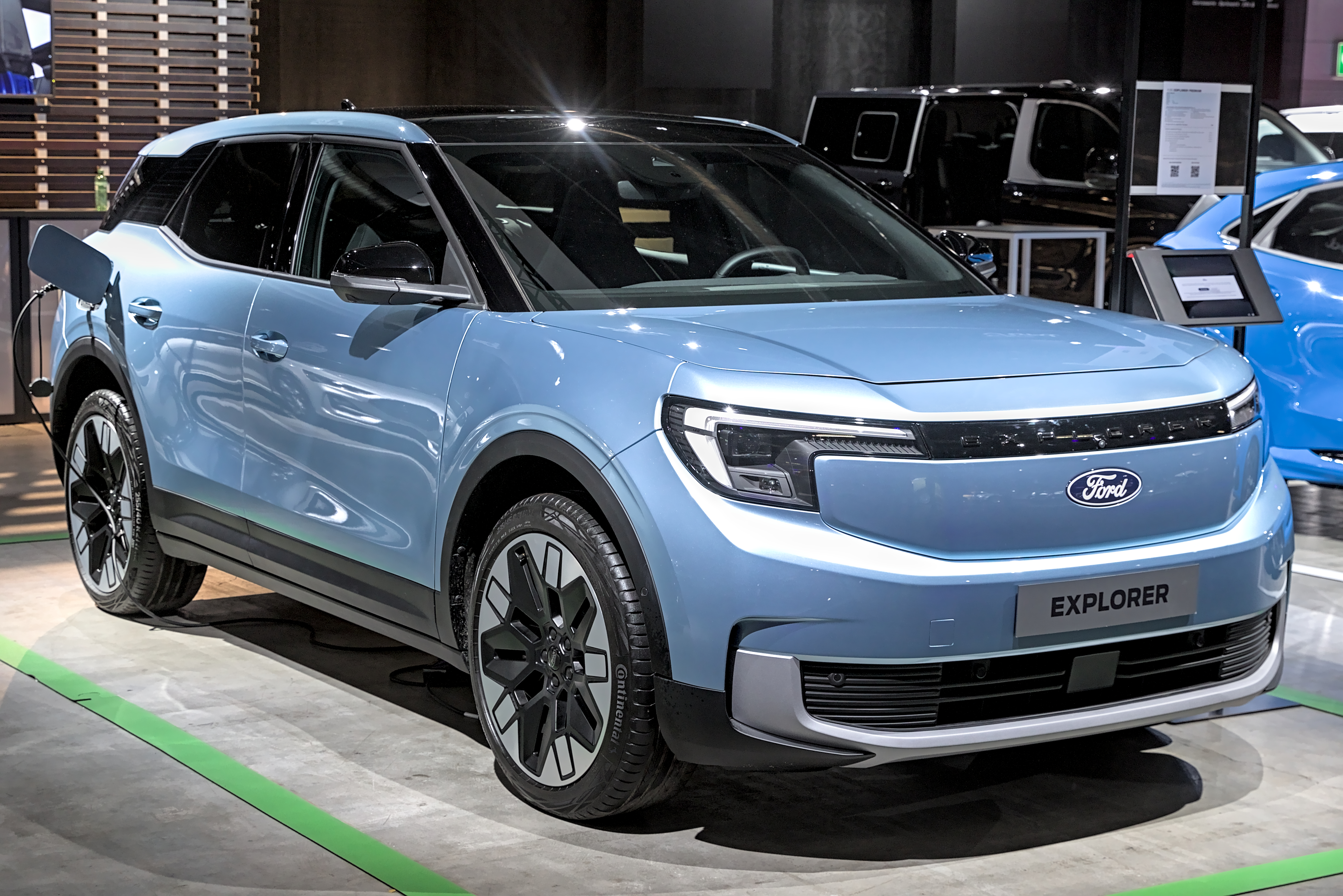 Ford Explorer RWD