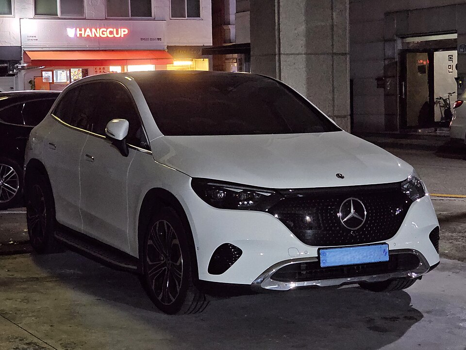 Mercedes-Benz EQE SUV 300