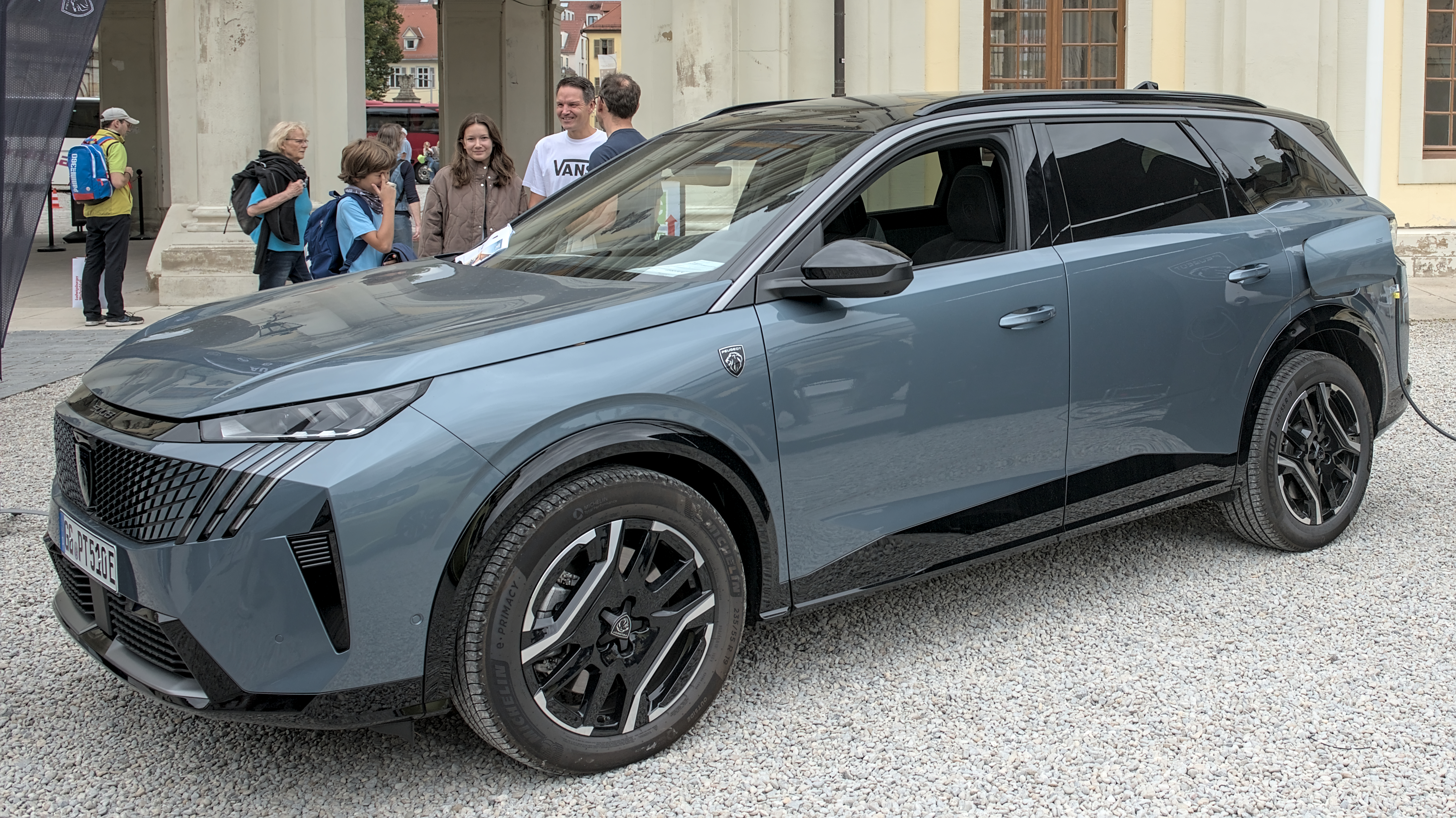 Peugeot e-5008 73 kWh