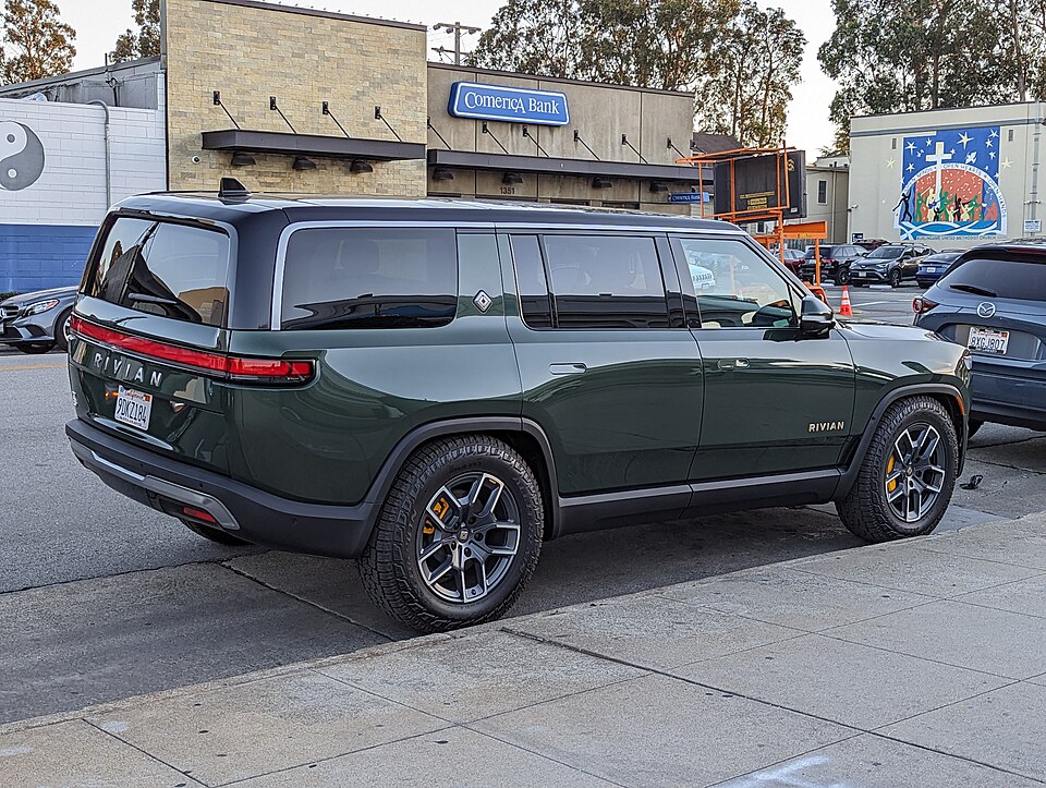 Rivian R1S Quad-Motor AWD MP