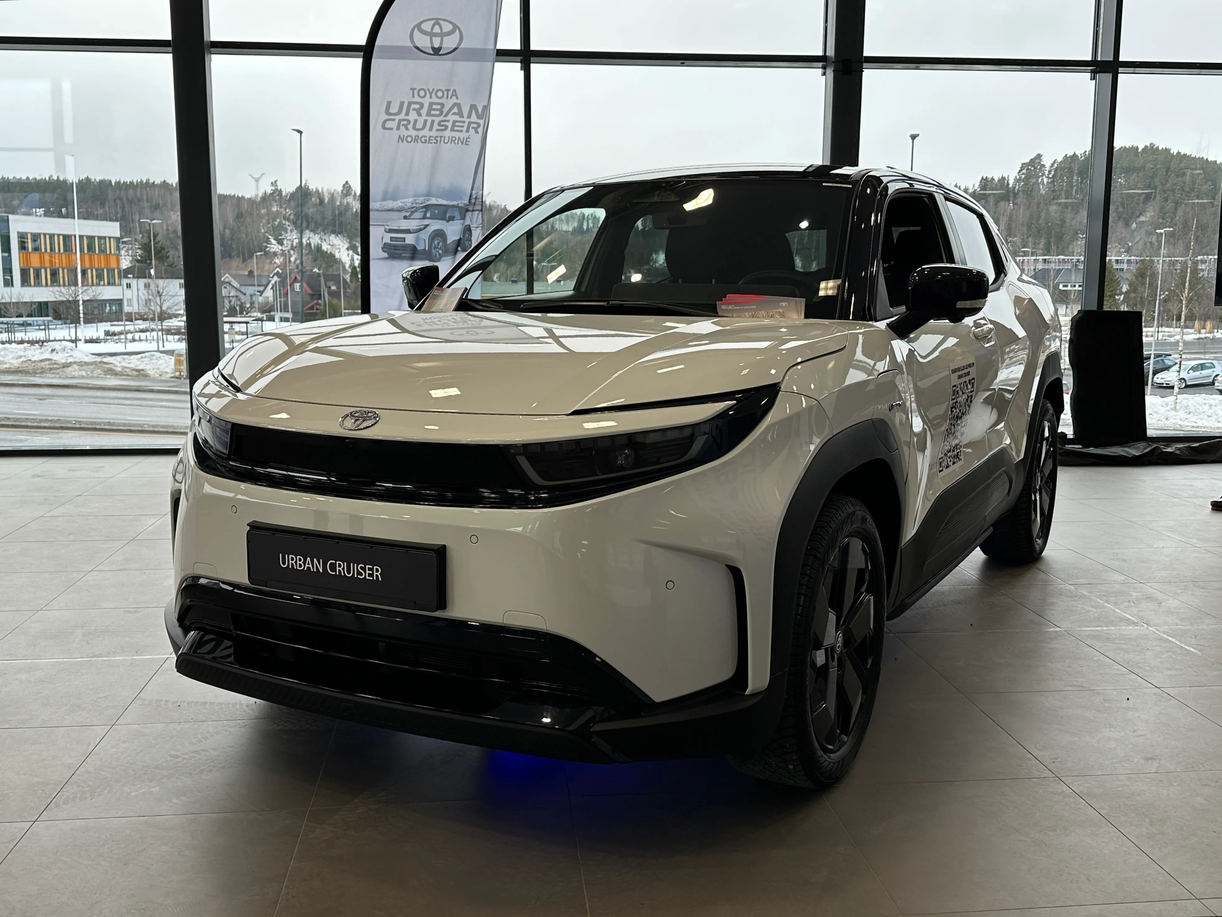 Toyota Urban Cruiser 61.1 kWh FWD