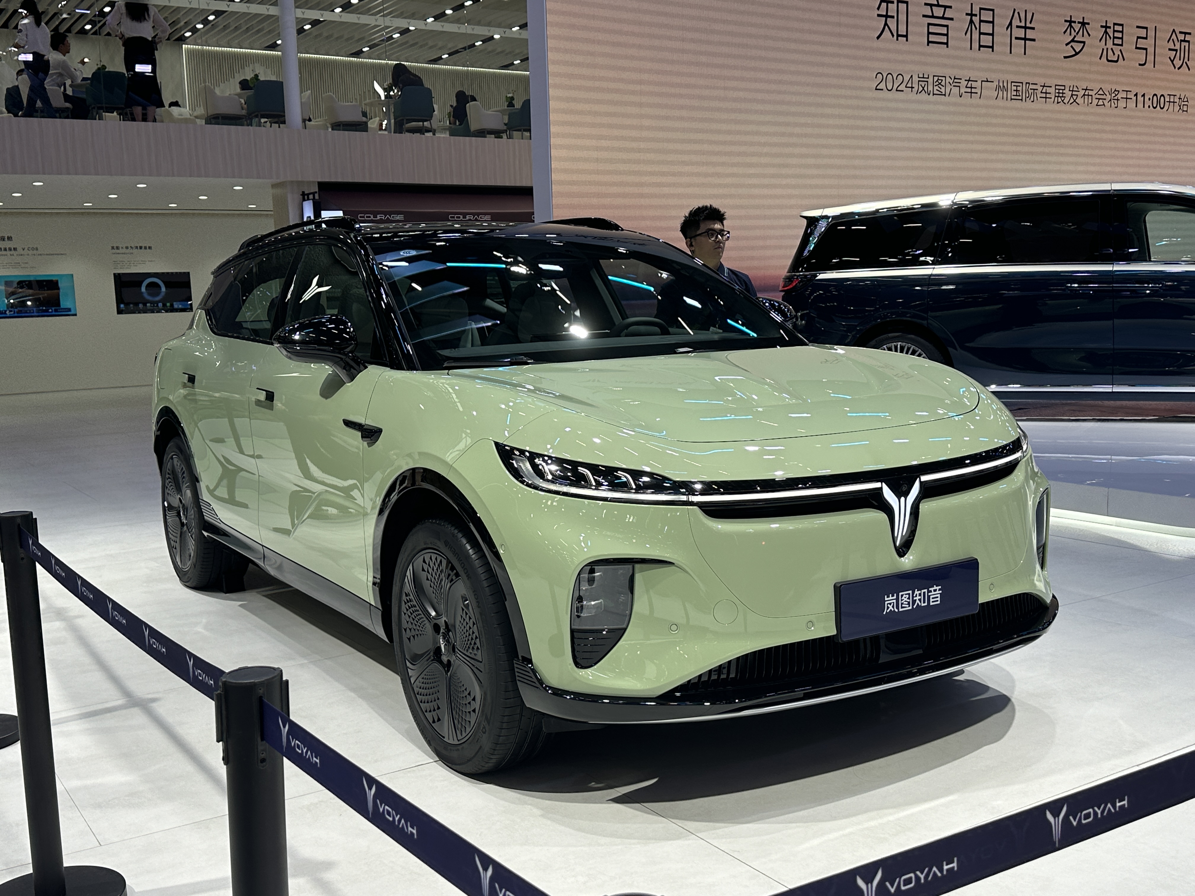 Voyah Courage 80 kWh AWD